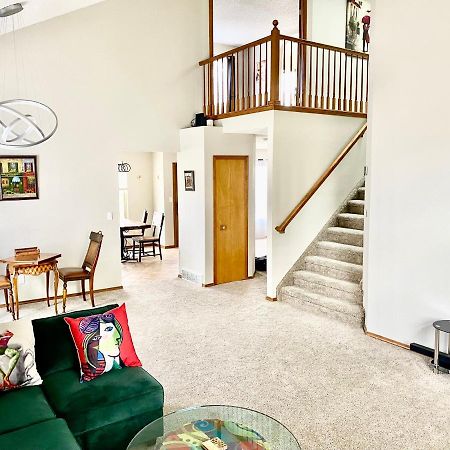 Artsy Home Close To Usafa With Fireplace And Patio Colorado Springs Extérieur photo
