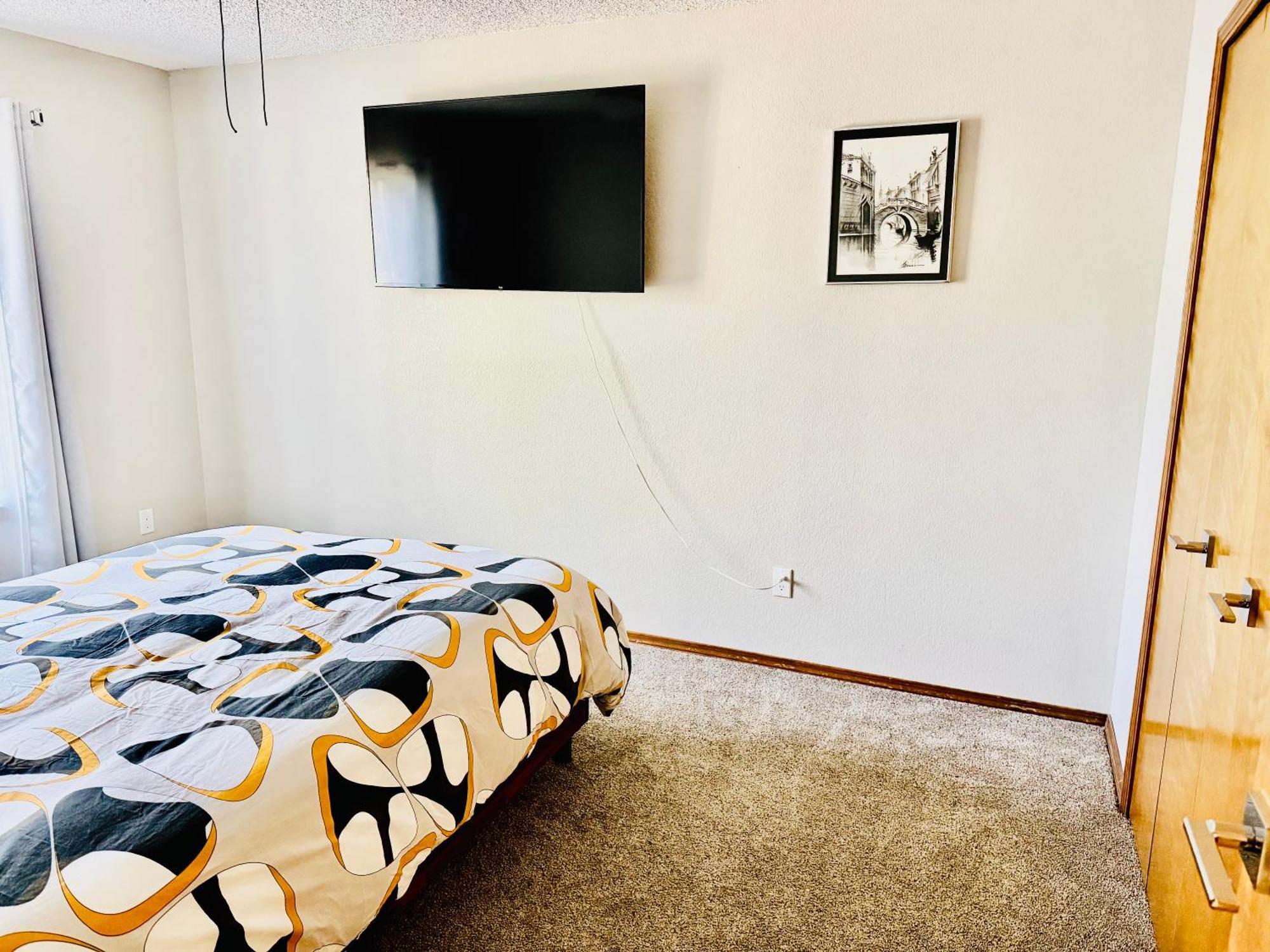 Artsy Home Close To Usafa With Fireplace And Patio Colorado Springs Extérieur photo